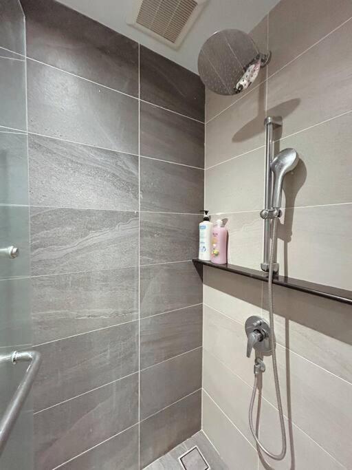 M101 Klcc Kl City King Suites By Livin Куала Лумпур Екстериор снимка